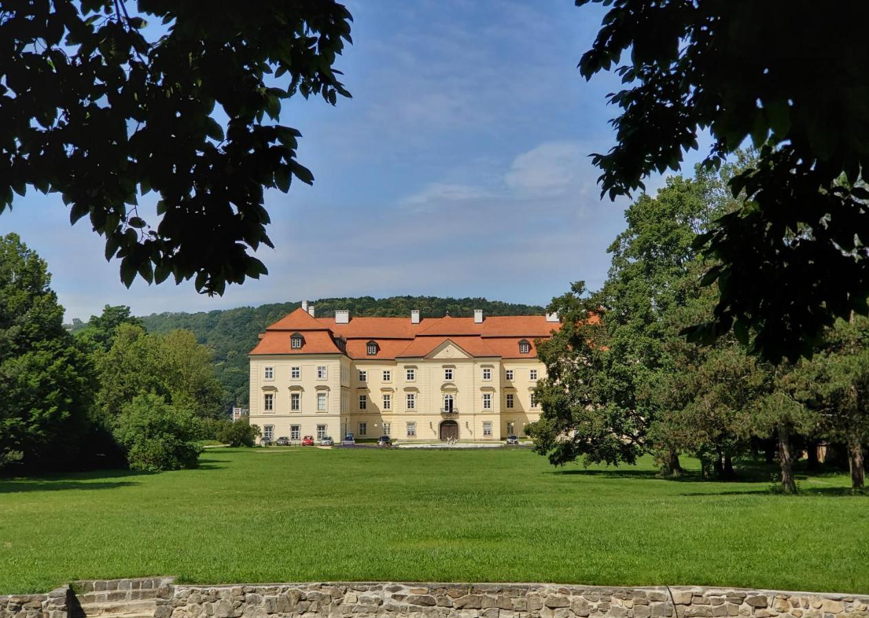 Hotel Zamek Napajedla Exterior foto